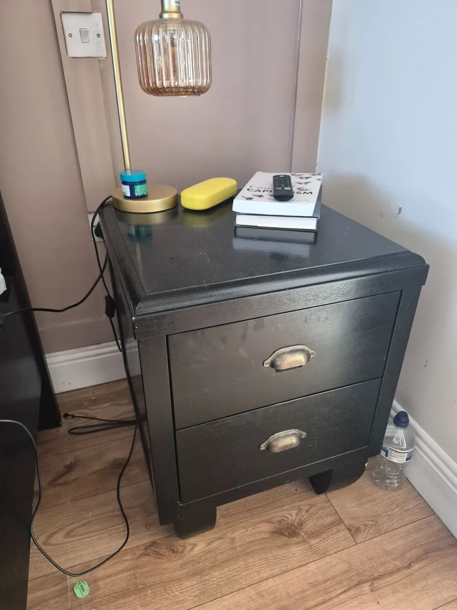 Bedroom furniture - Image 1