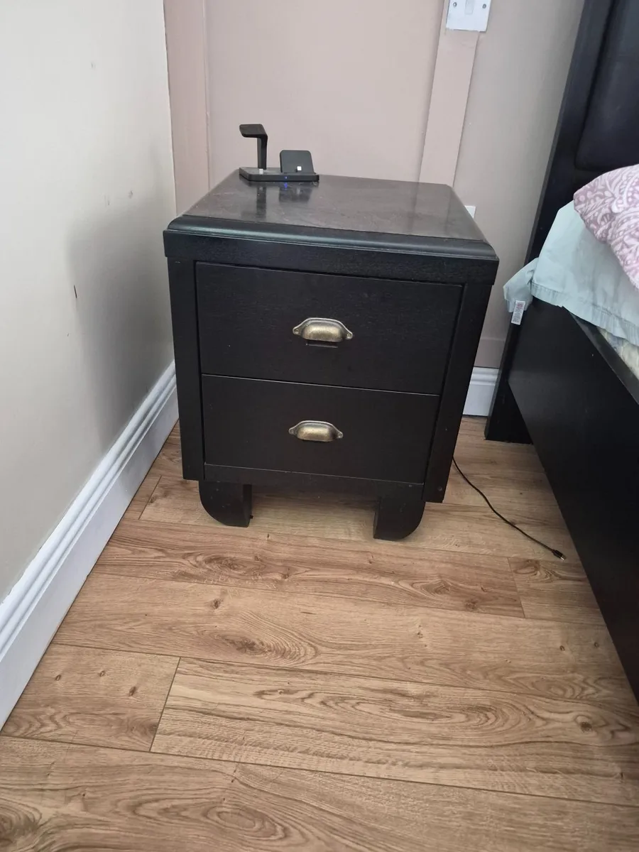 Bedroom furniture - Image 2