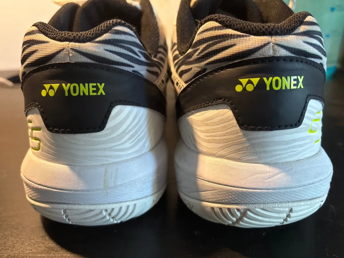 Yonex Power Cushion 65 Z3 Men-White tiger - Image 3