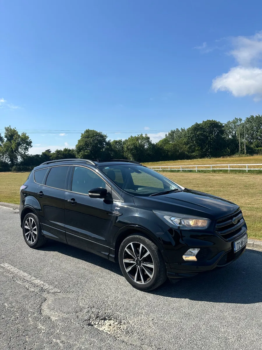 Ford Kuga CrewCab 2017 TAX/DOE 04/27 - Image 1