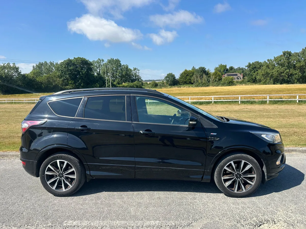 Ford Kuga CrewCab 2017 TAX/DOE 04/27 - Image 3