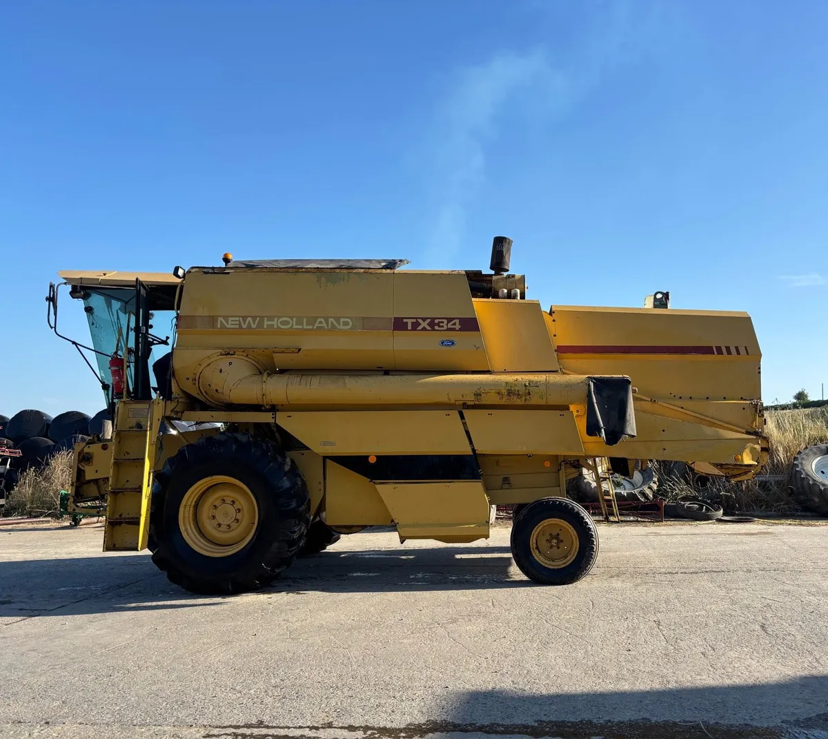 New Holland TX34 combine for sale - Image 3