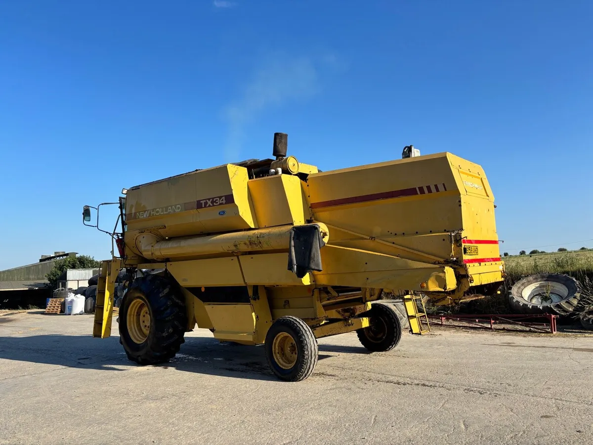 New Holland TX34 combine for sale - Image 4