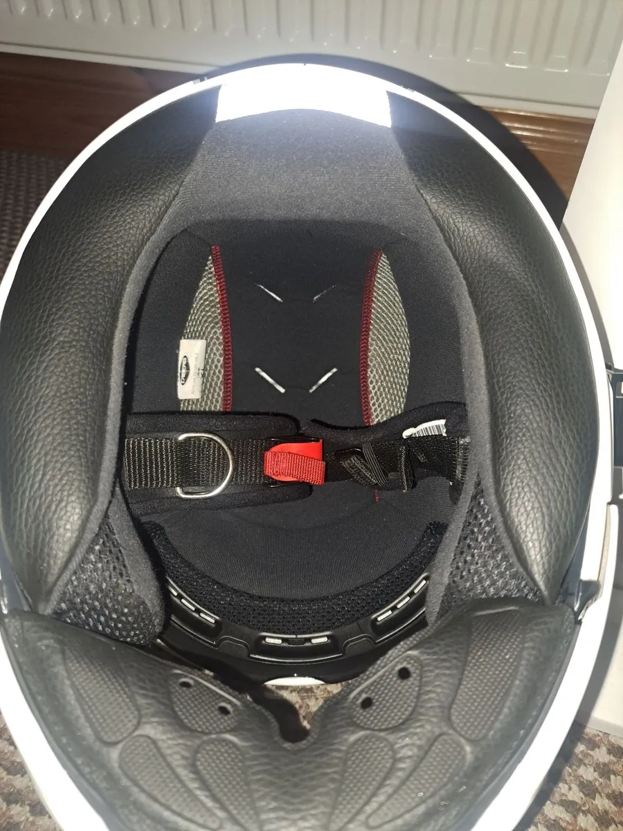 Motorcycle helmet - Image 3