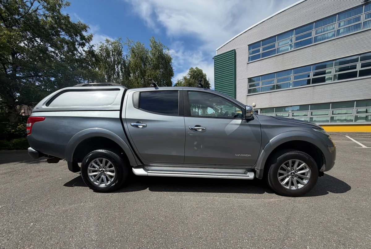 Mitsubishi L200 Warrior 2.4D Auto 4WD - Image 3
