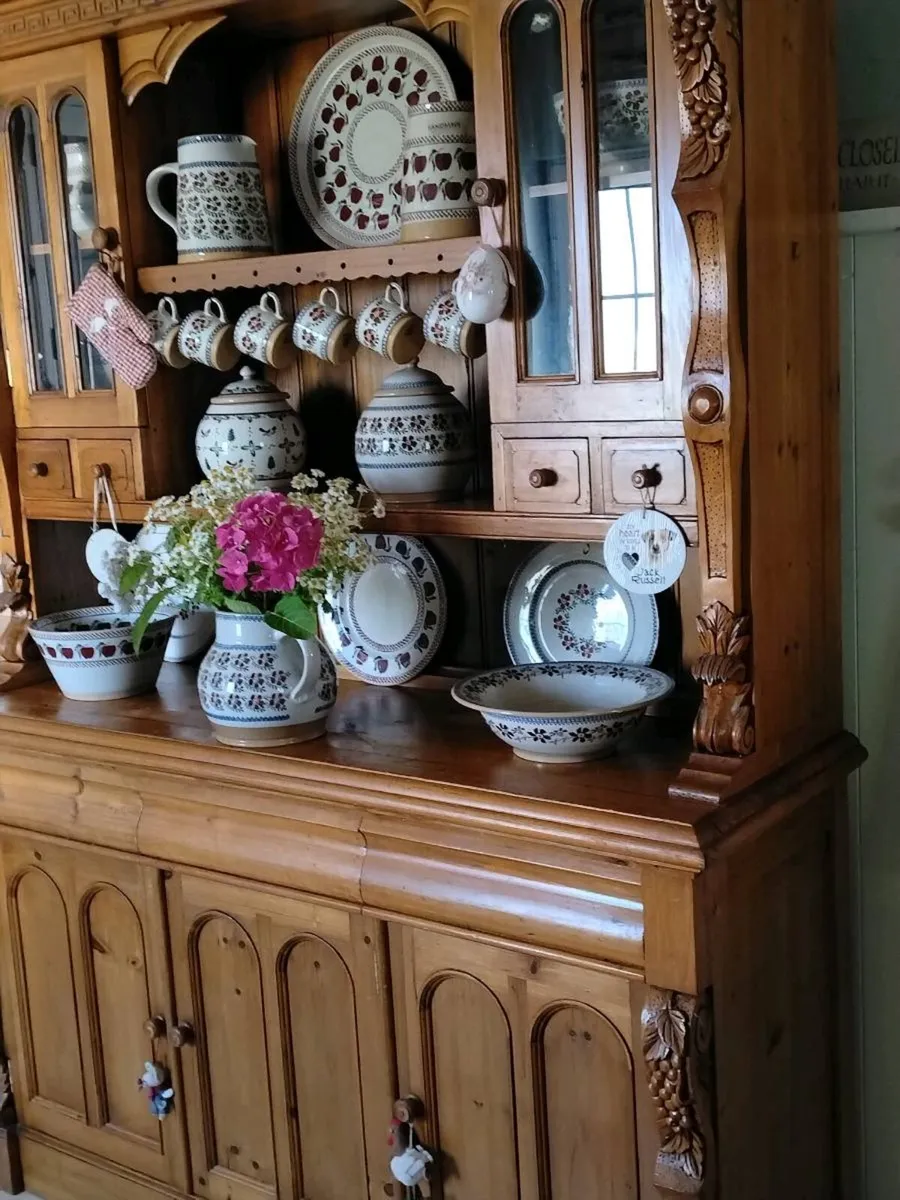 Solid kitchen dresser delivery arranged - Image 3