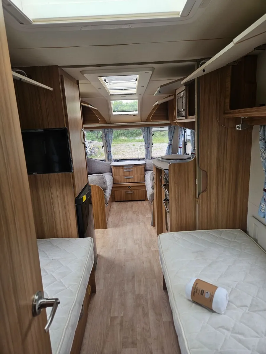 REDUCED NEW MODEL 2019 lunar quasar 554 .4 berth - Image 1