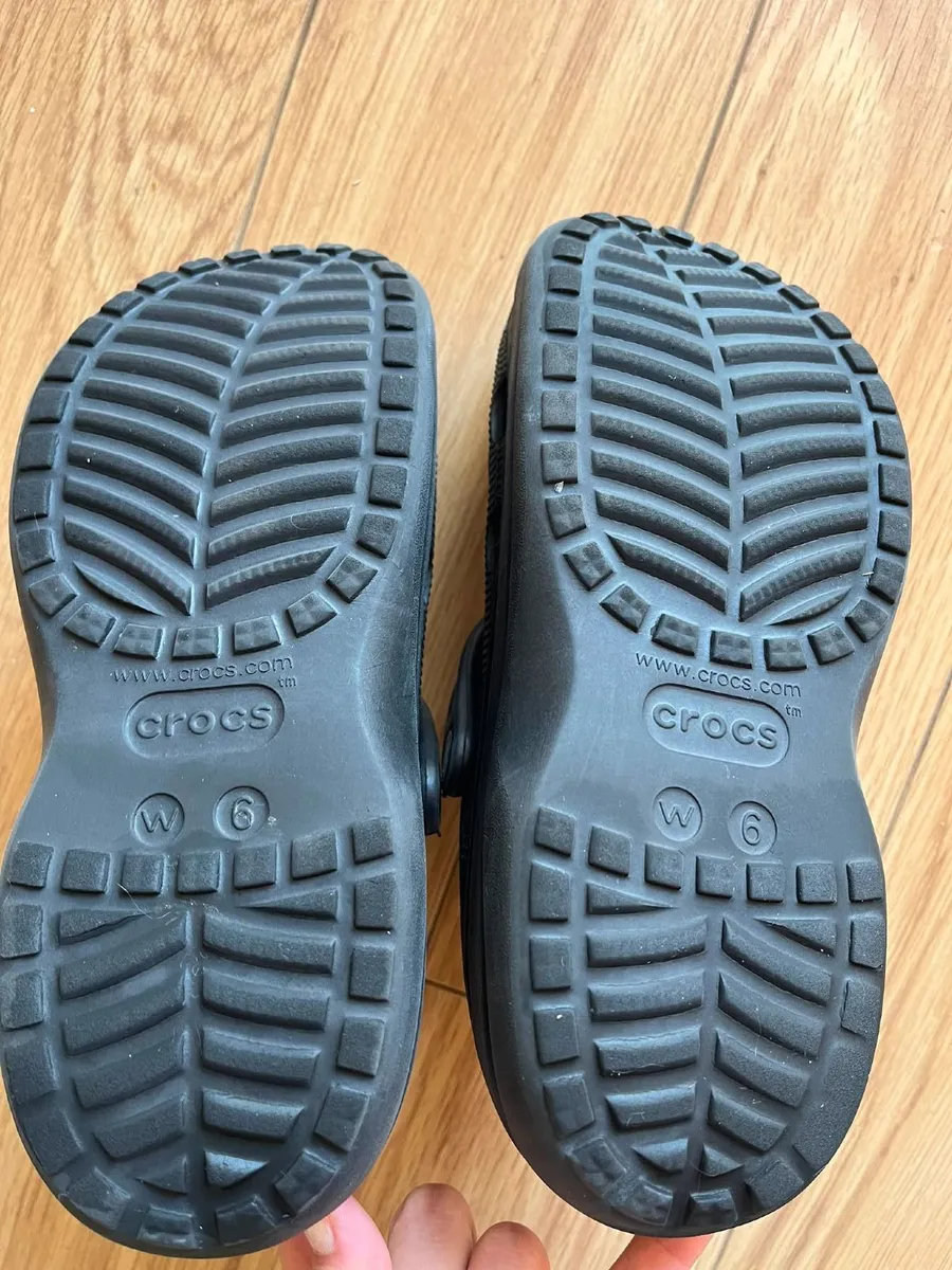 Crocs Classic Clog in Black - Image 3