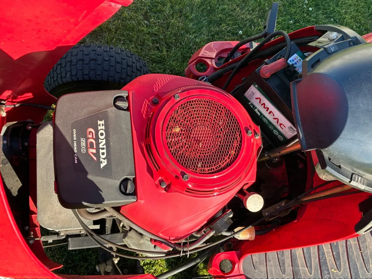 Ride on Lawnmower - Image 4