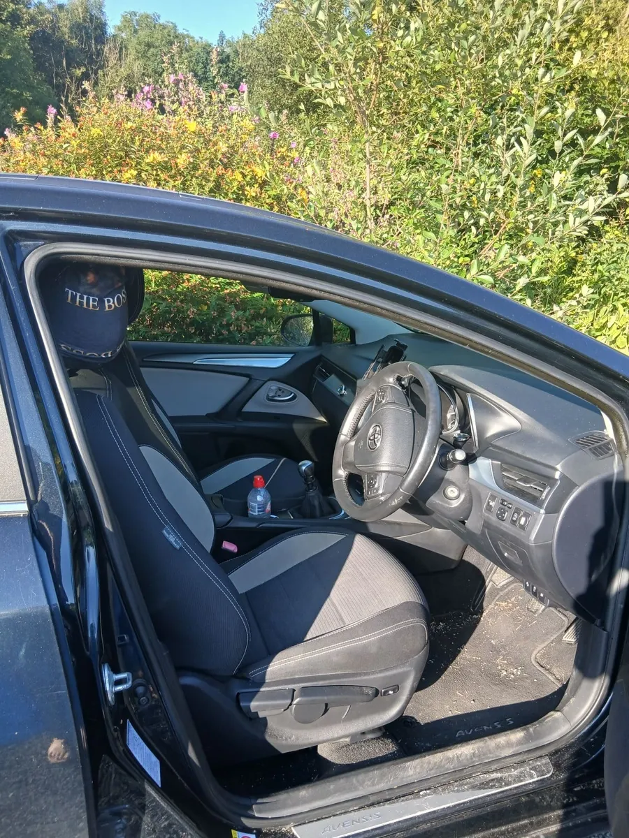 Toyota Avensis Estate 2016 diesel - Image 4