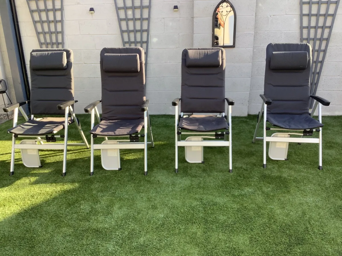4 garden chairs - Image 1
