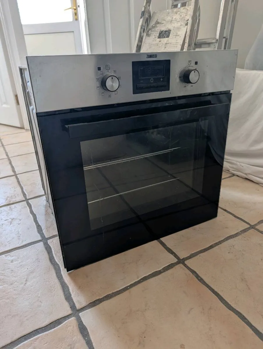 Zanussi single Oven - Image 1