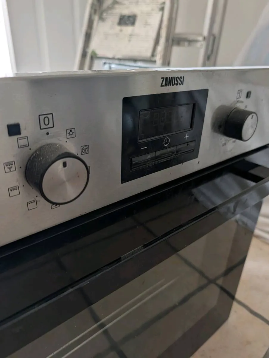 Zanussi single Oven - Image 2