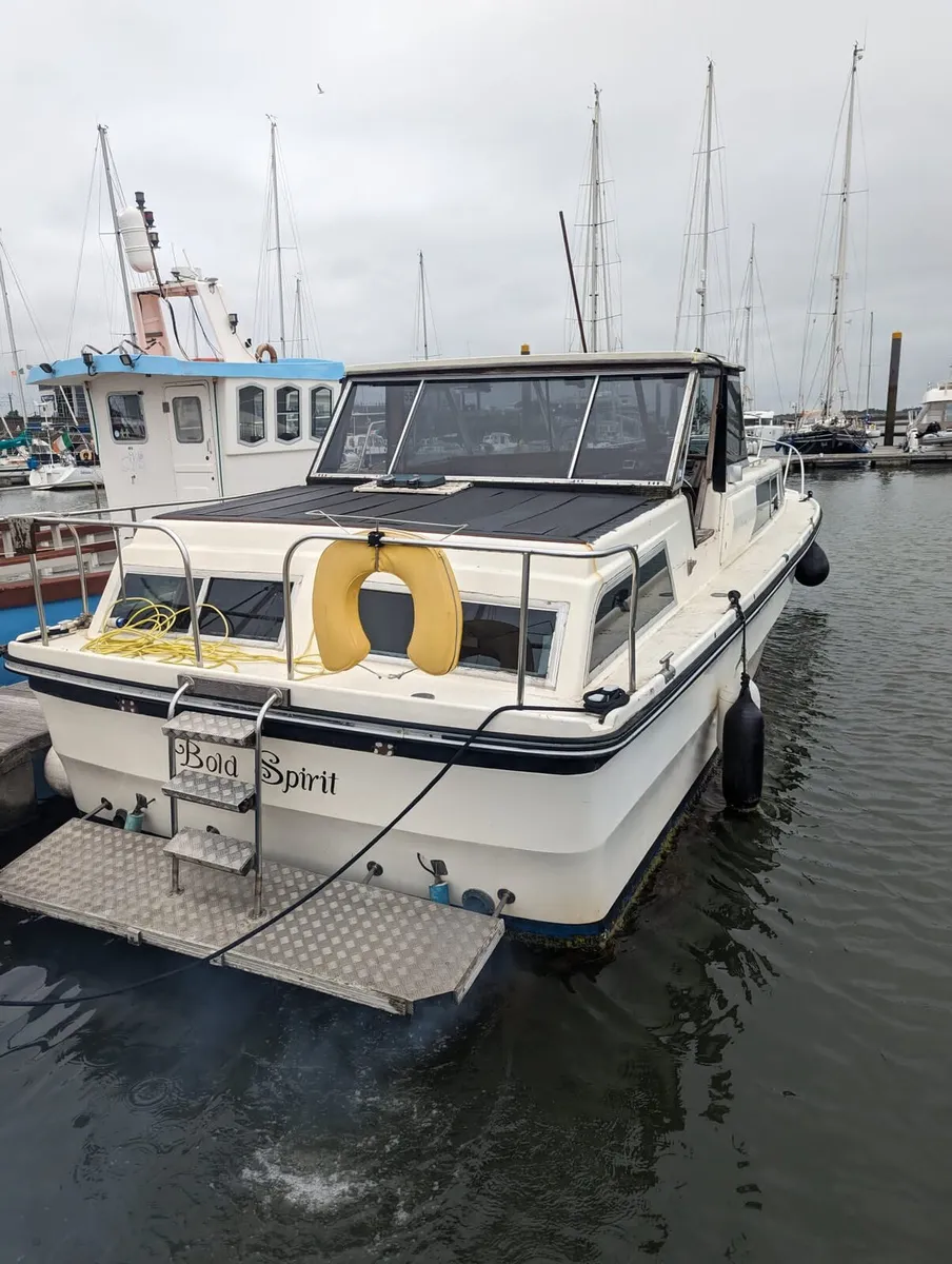Cruiser boat - Image 4