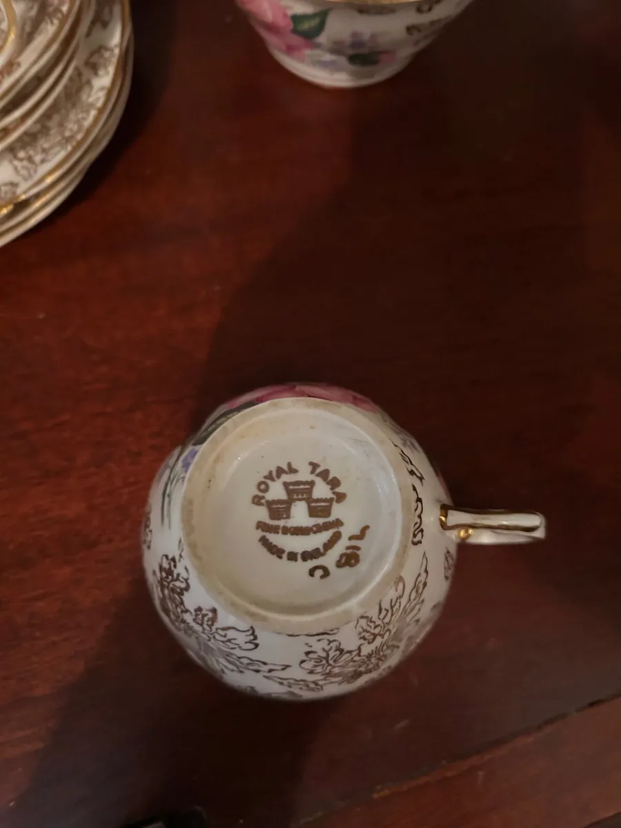 Selection of tea sets and dishes - Image 1