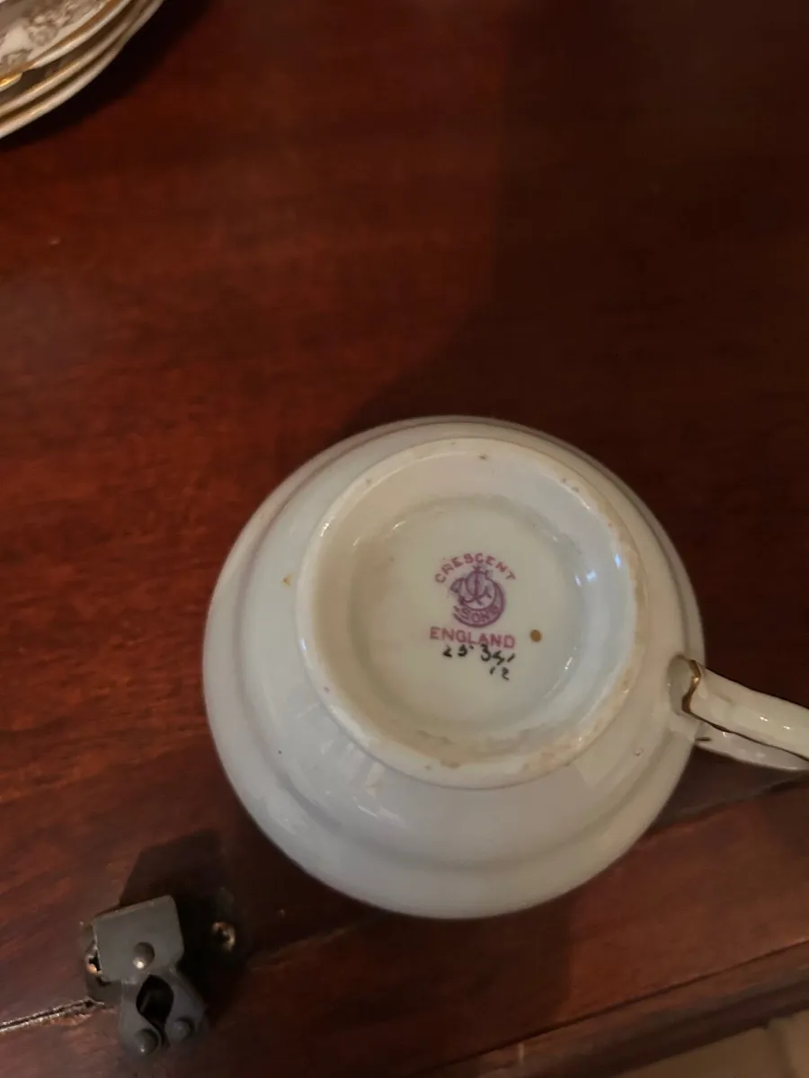 Selection of tea sets and dishes - Image 3