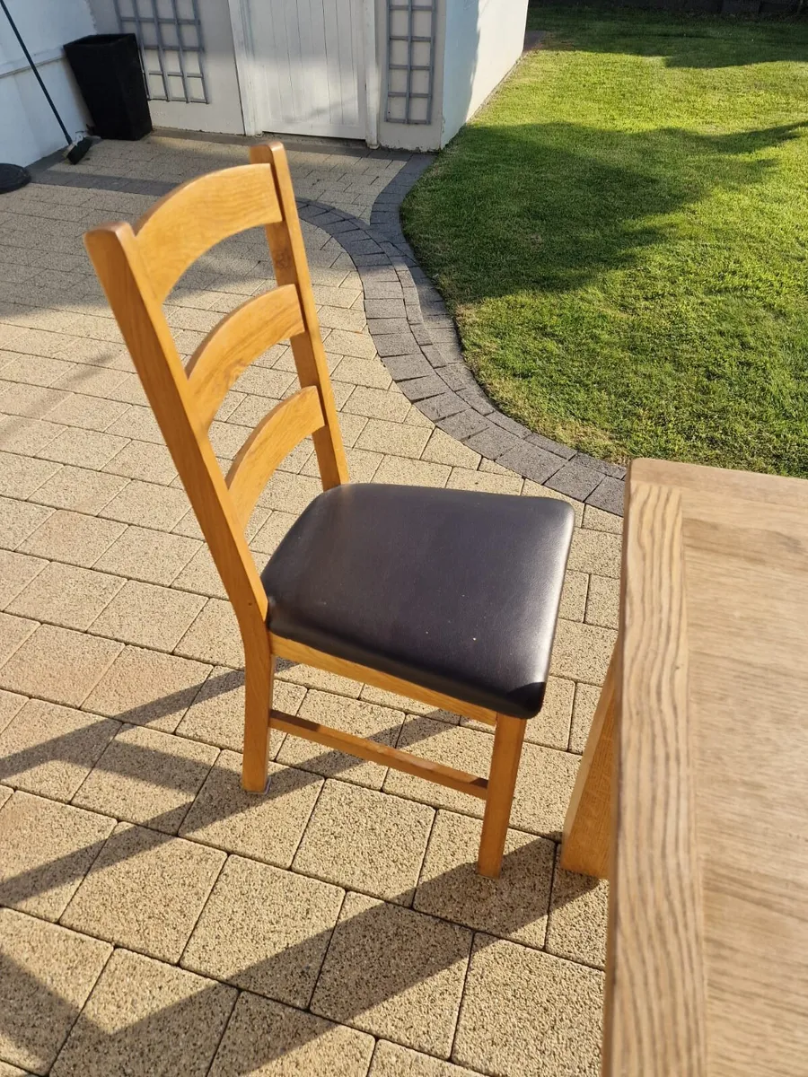 Kitchen Table and 4 Chairs - Image 2