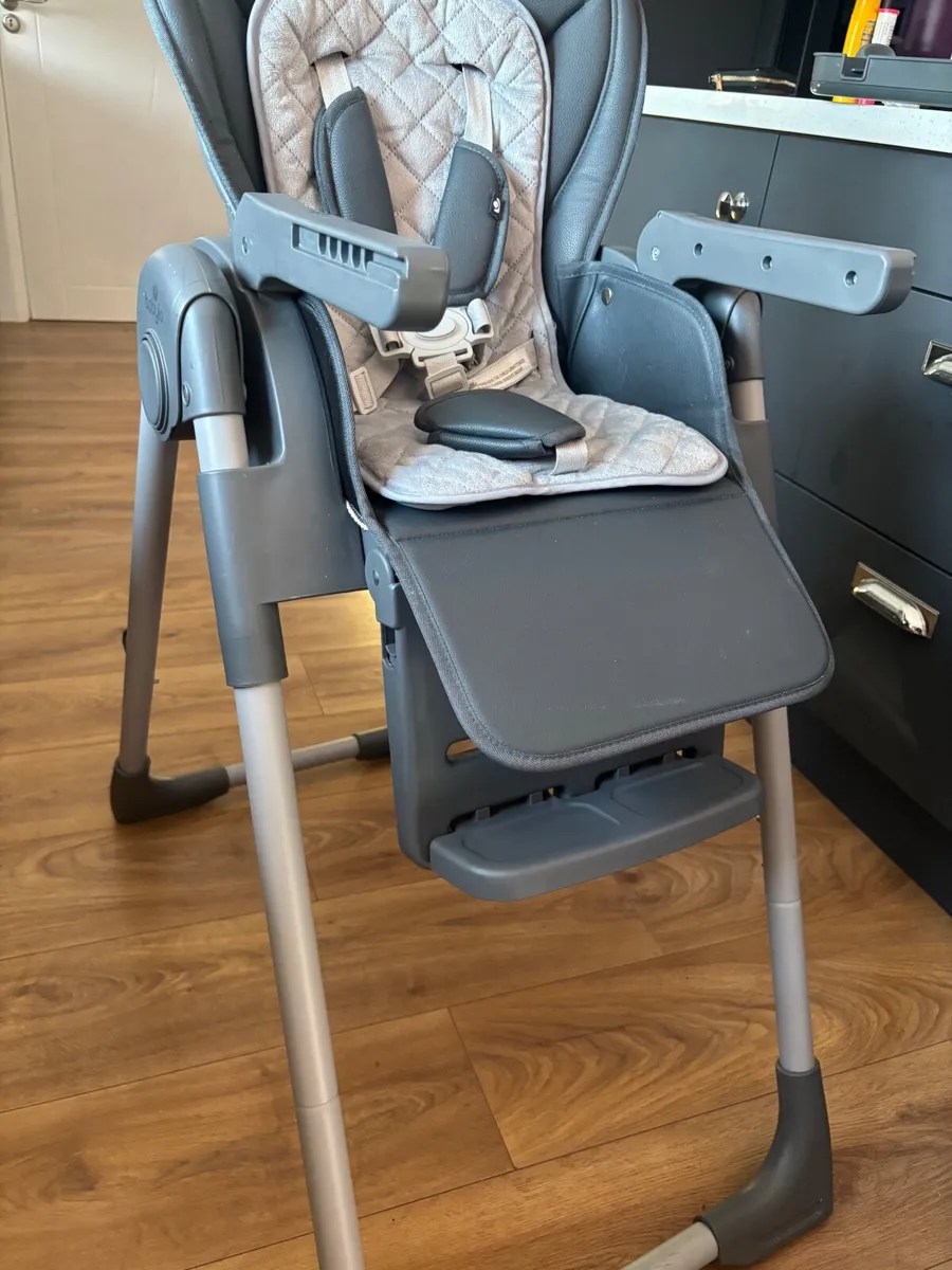 Babylo High chair lightly used - Image 2