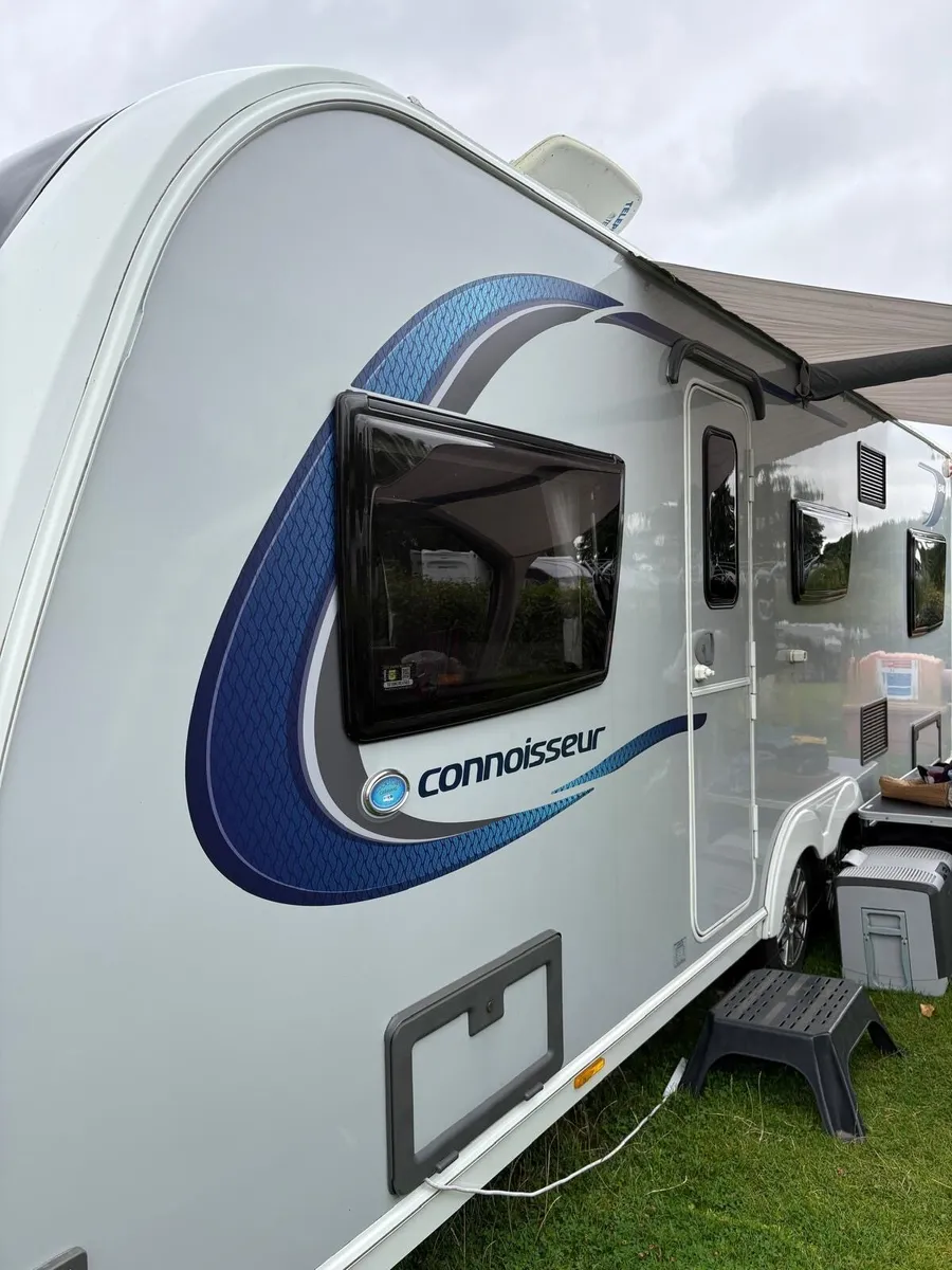 2022 Compass Connoisseur 840 - Image 3