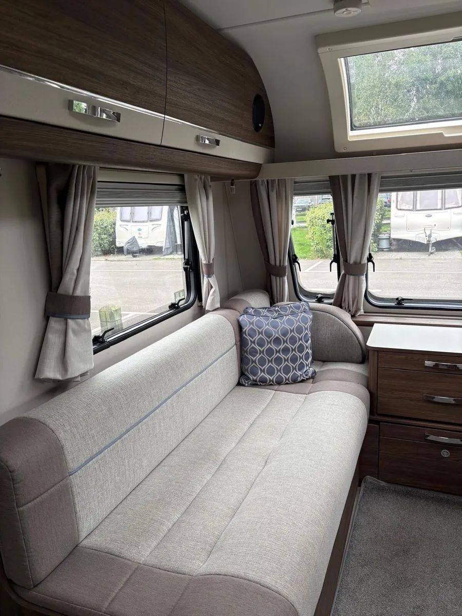 2022 Compass Connoisseur 840 - Image 4