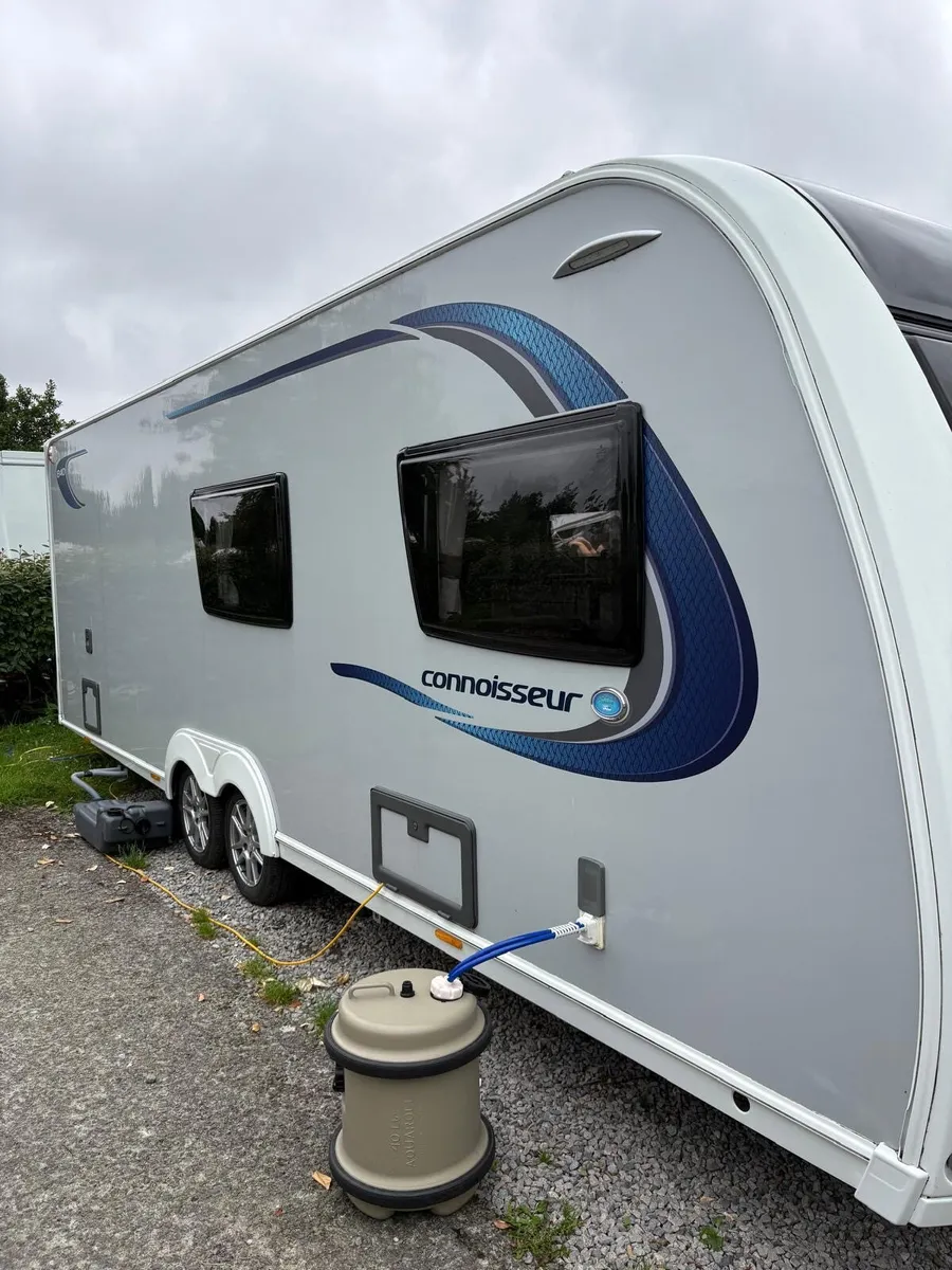 2022 Compass Connoisseur 840 - Image 2
