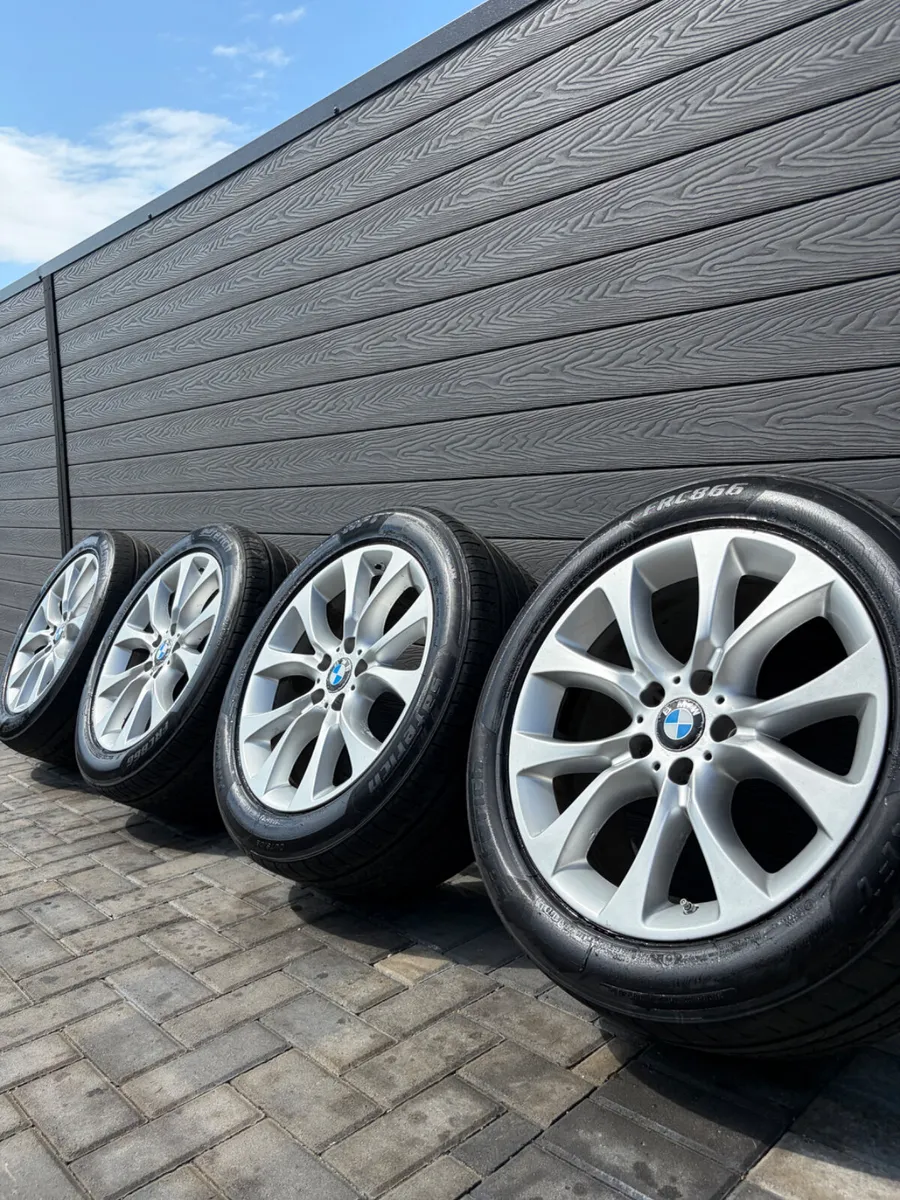 19” GENUINE BMW X5 F15 ALLOY WHEELS & TYRES - Image 1
