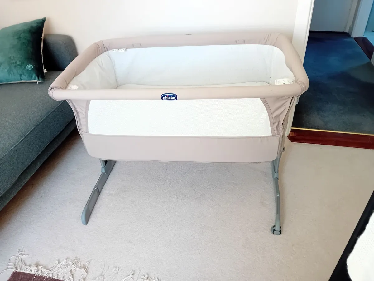 Chicco  next to me baby crib - Image 2