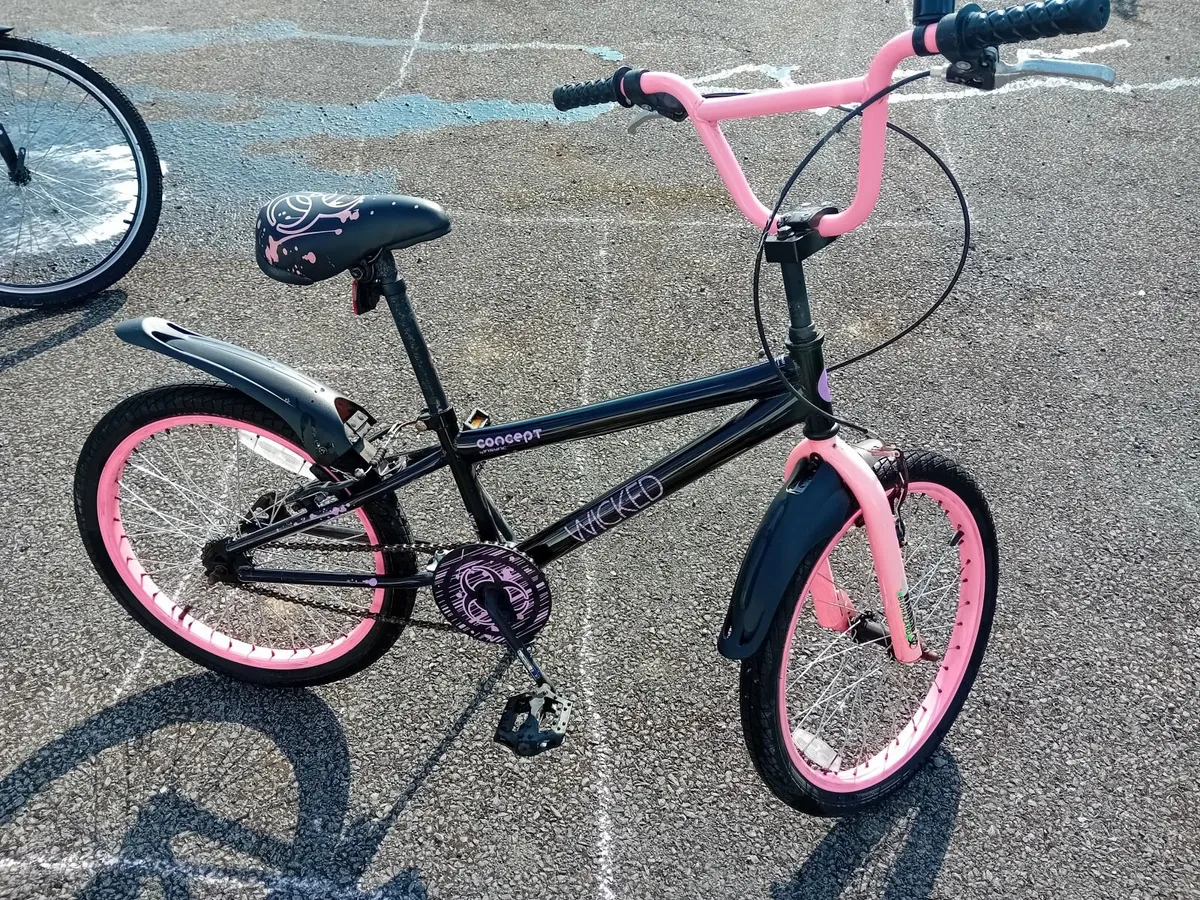 Girls bicycle's