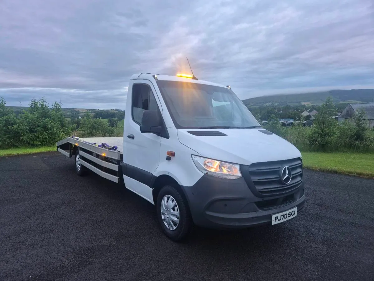 Late 2020 sprinter recovery lorry - Image 1