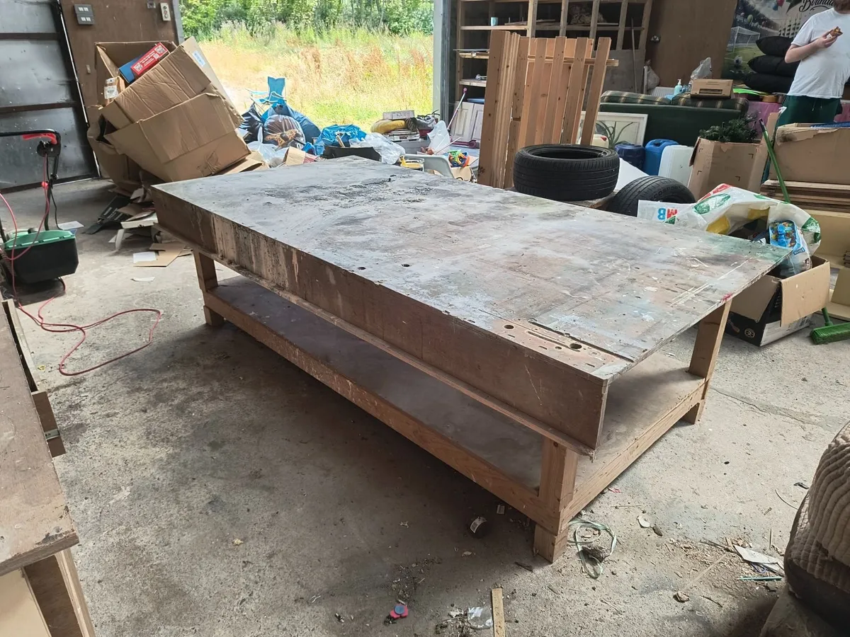 Work bench - Image 1