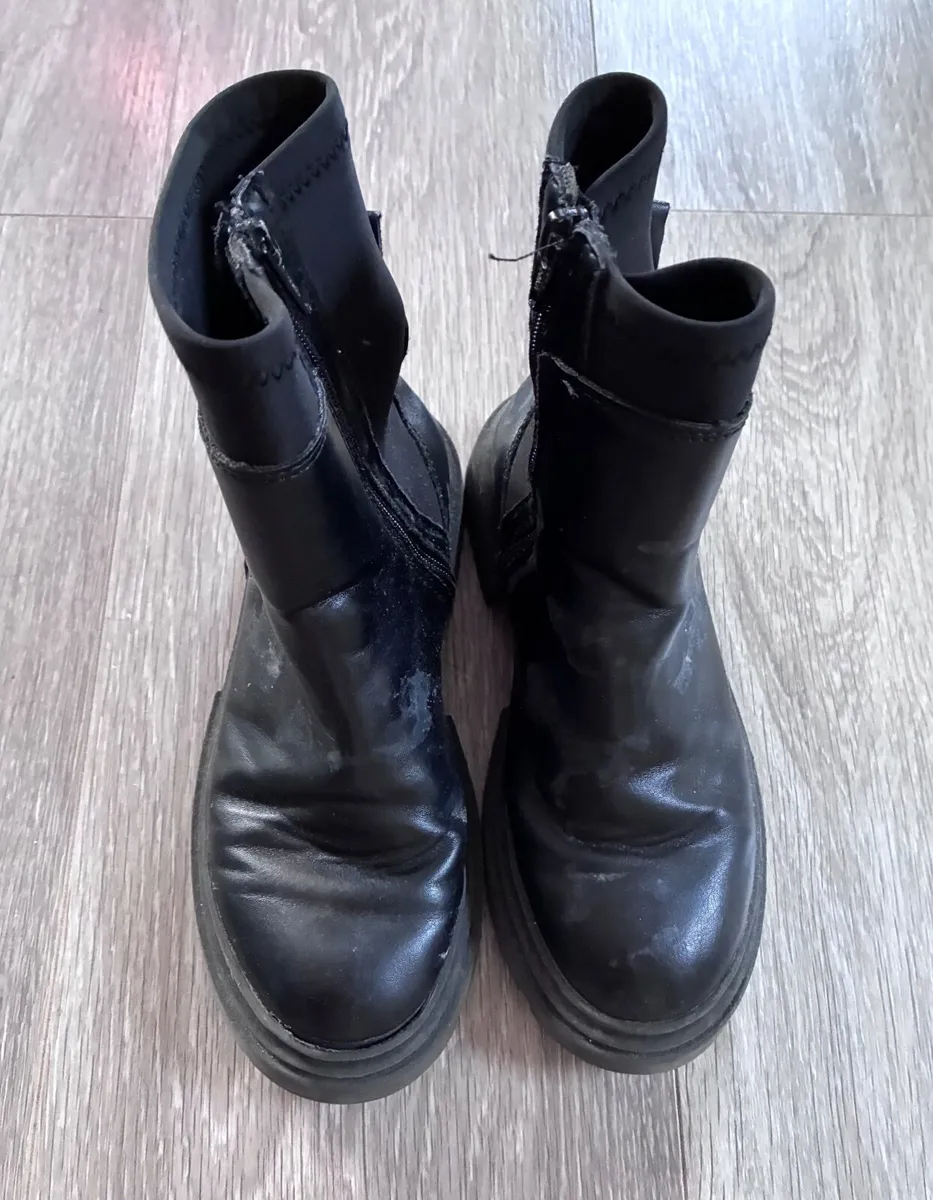 Kids Zara boots size 32 - Image 2