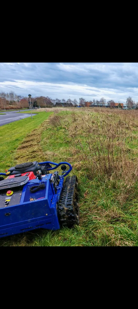 Very large remote slope mower - Image 3
