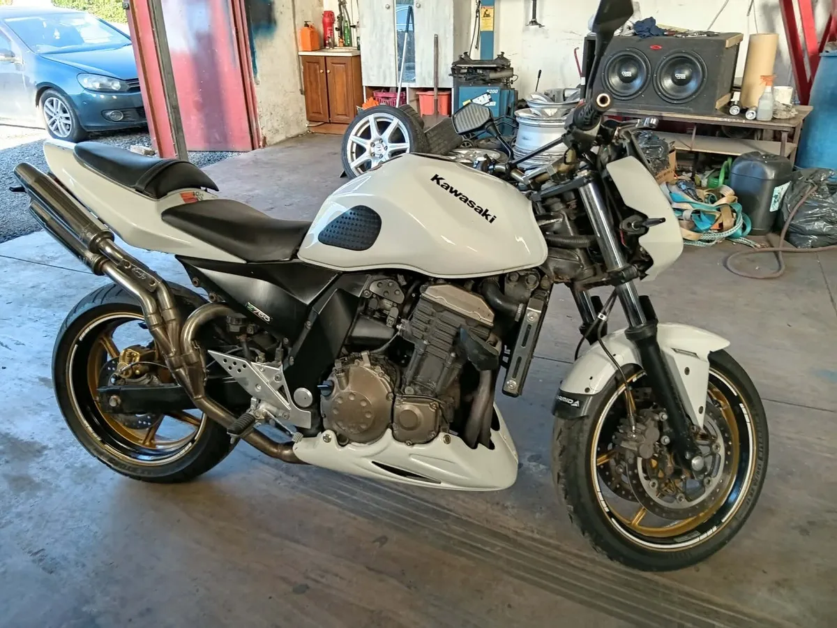Kawasaki ZR 750 - Image 4
