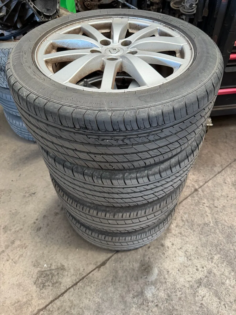 17 inch alloys with new tyres Renault Laguna 3 - Image 1