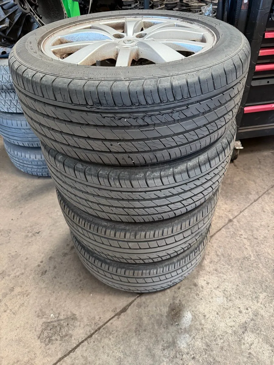 17 inch alloys with new tyres Renault Laguna 3 - Image 2