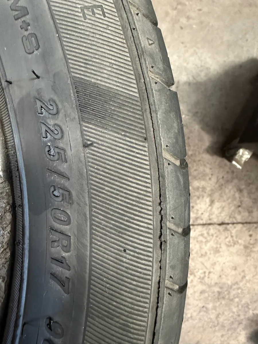 17 inch alloys with new tyres Renault Laguna 3 - Image 4