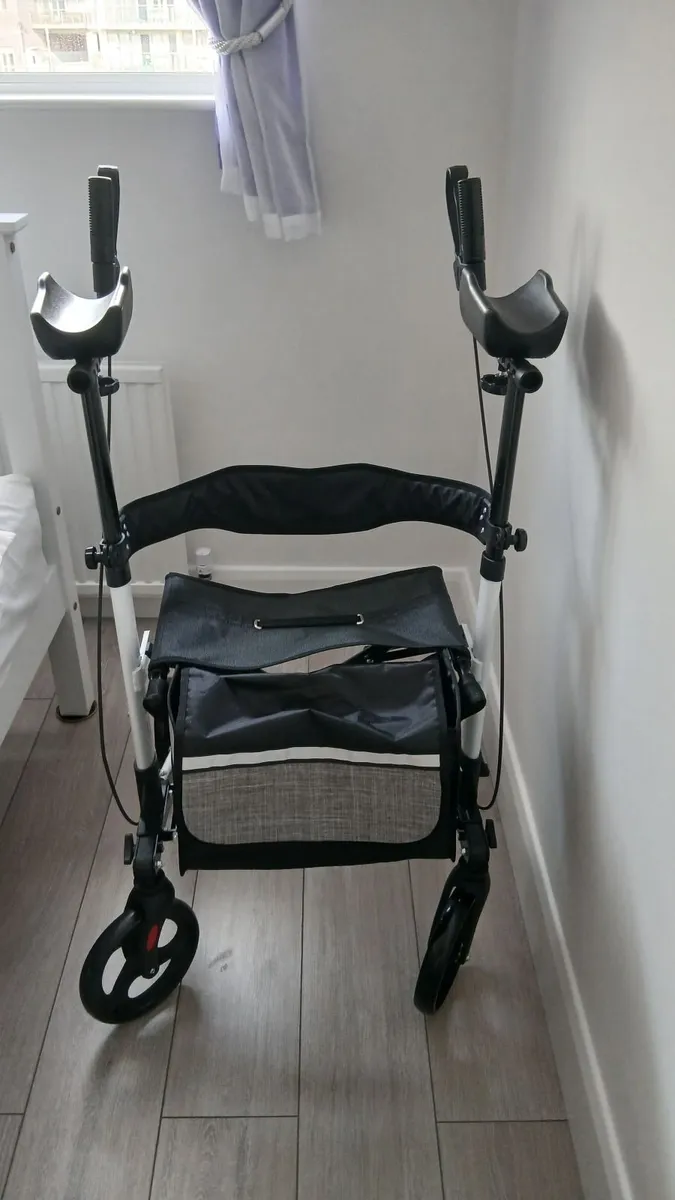 Mobility rollator brand new it has arm rests 50eur - Image 4