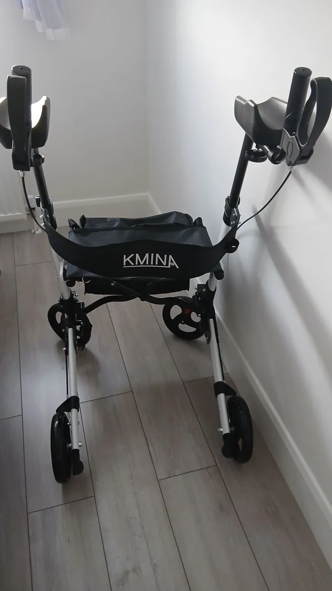 Mobility rollator brand new it has arm rests 50eur - Image 3