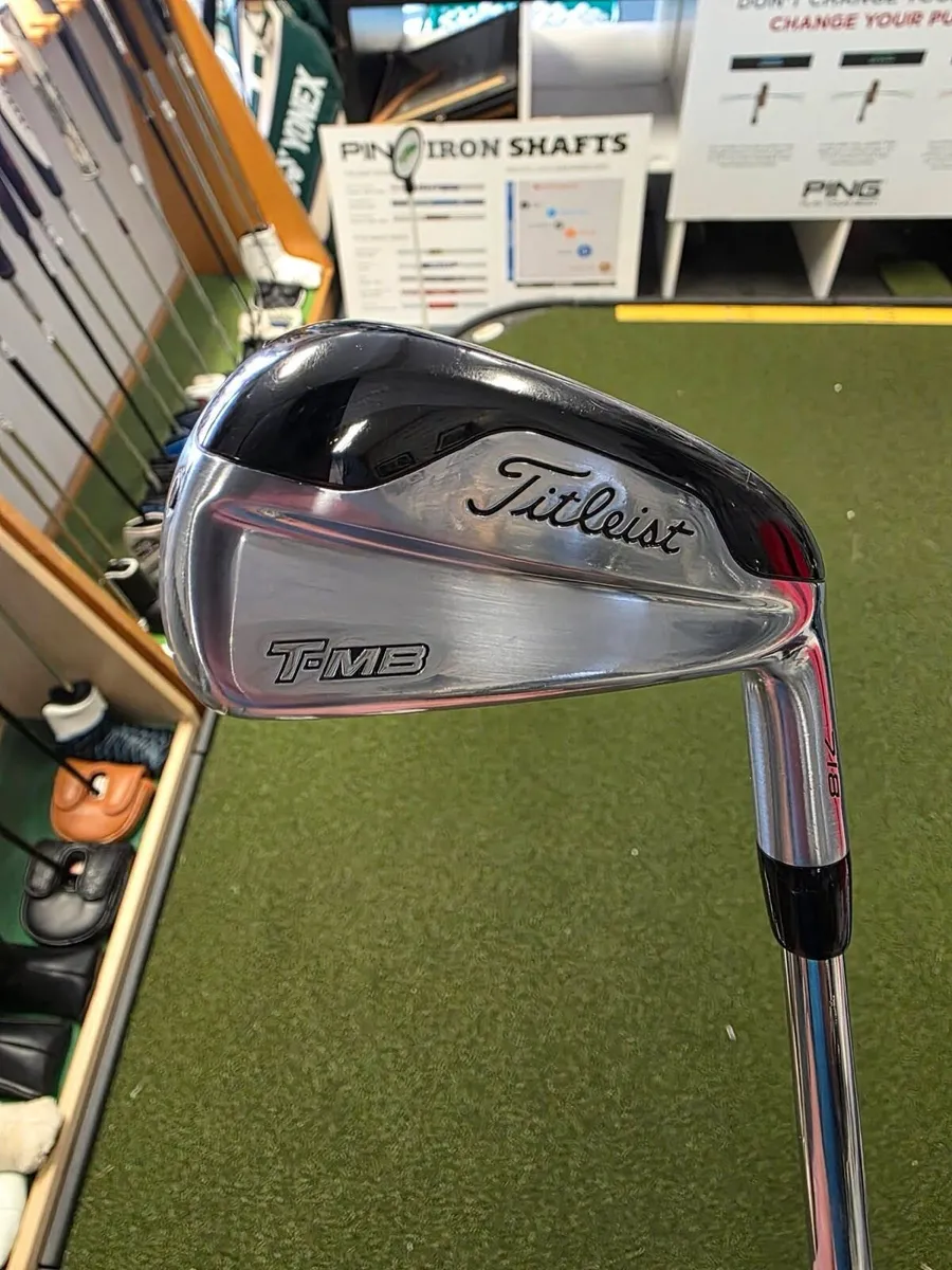Titleist TMB 718 Forged 2 Iron - Image 1