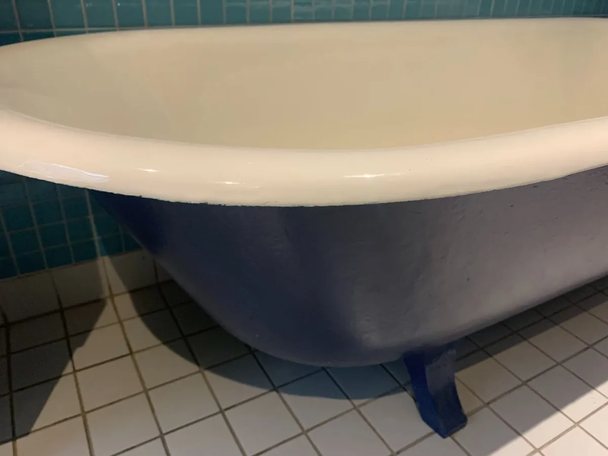 Cast Iron Rolltop Bath - Image 3