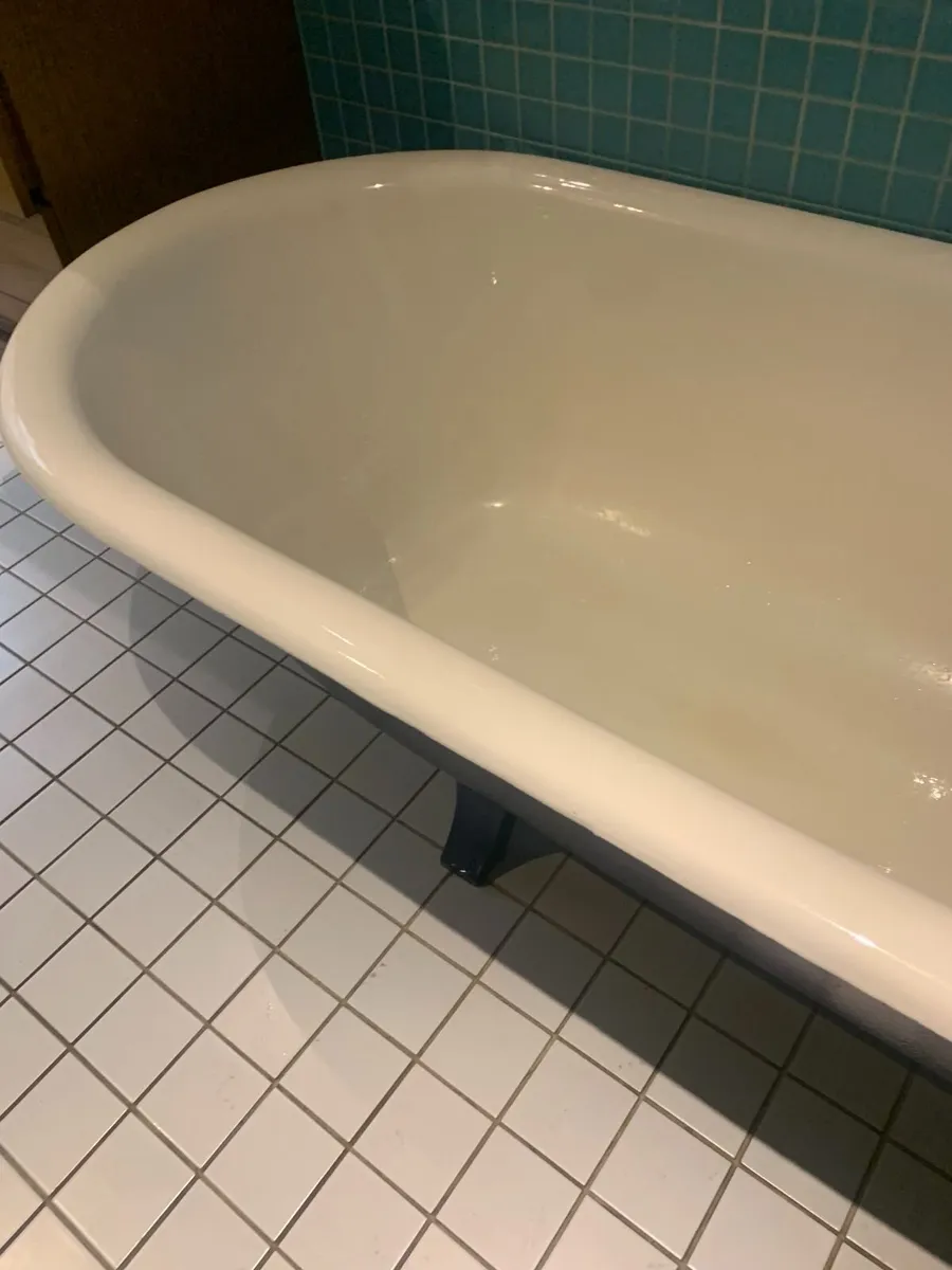 Cast Iron Rolltop Bath - Image 2