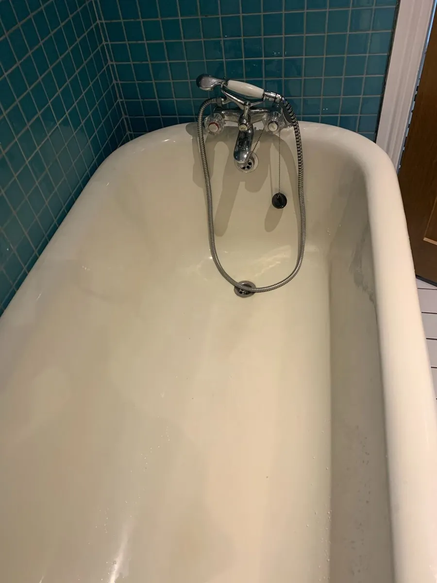 Cast Iron Rolltop Bath - Image 4
