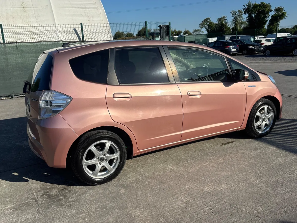2013 Honda Fit Hybrid - Image 4