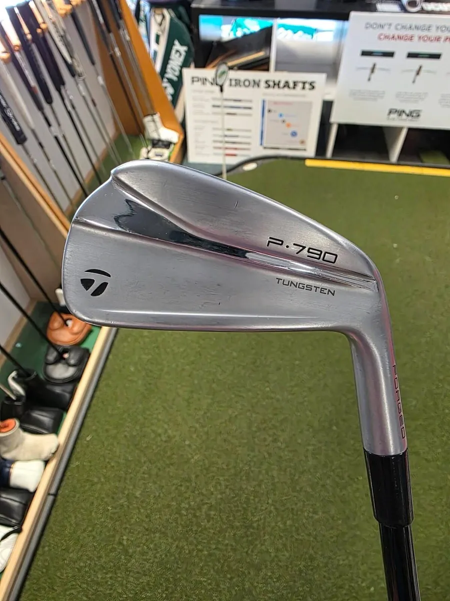 Taylormade P-790 Forged 2 Iron - Image 1