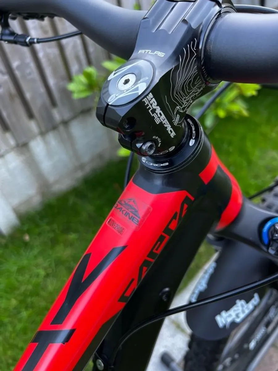 YT Capra mountain bike - Medium - Image 3