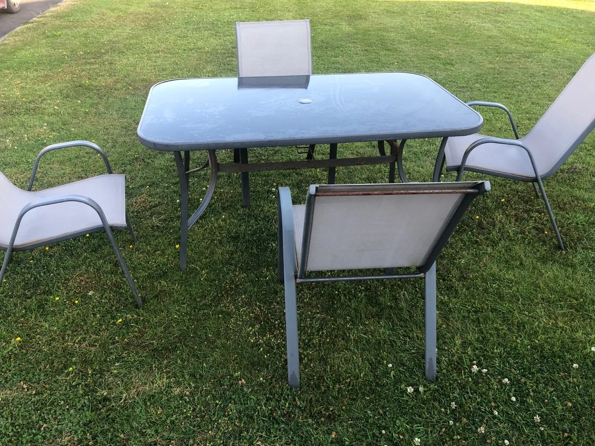 Patio furniture - Image 1