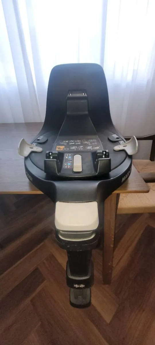Maxi-cosi Family 360 Base & Maxi-Cosi Seat - Image 3