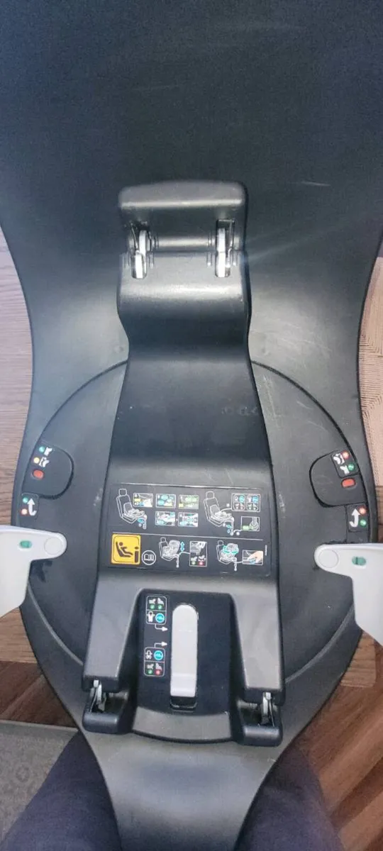 Maxi-cosi Family 360 Base & Maxi-Cosi Seat - Image 4