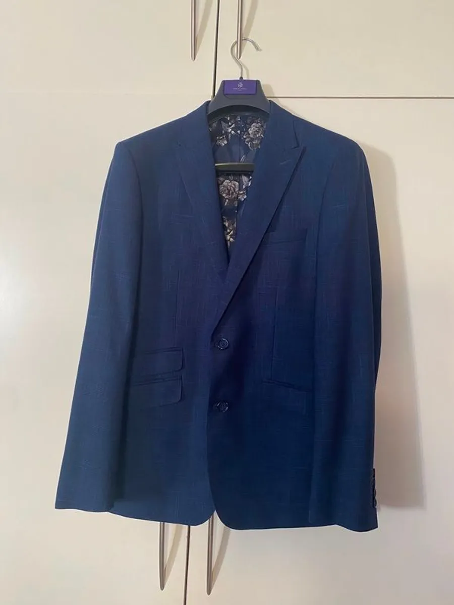 Marco Capelli navy slim fit 3 piece suit - Image 1