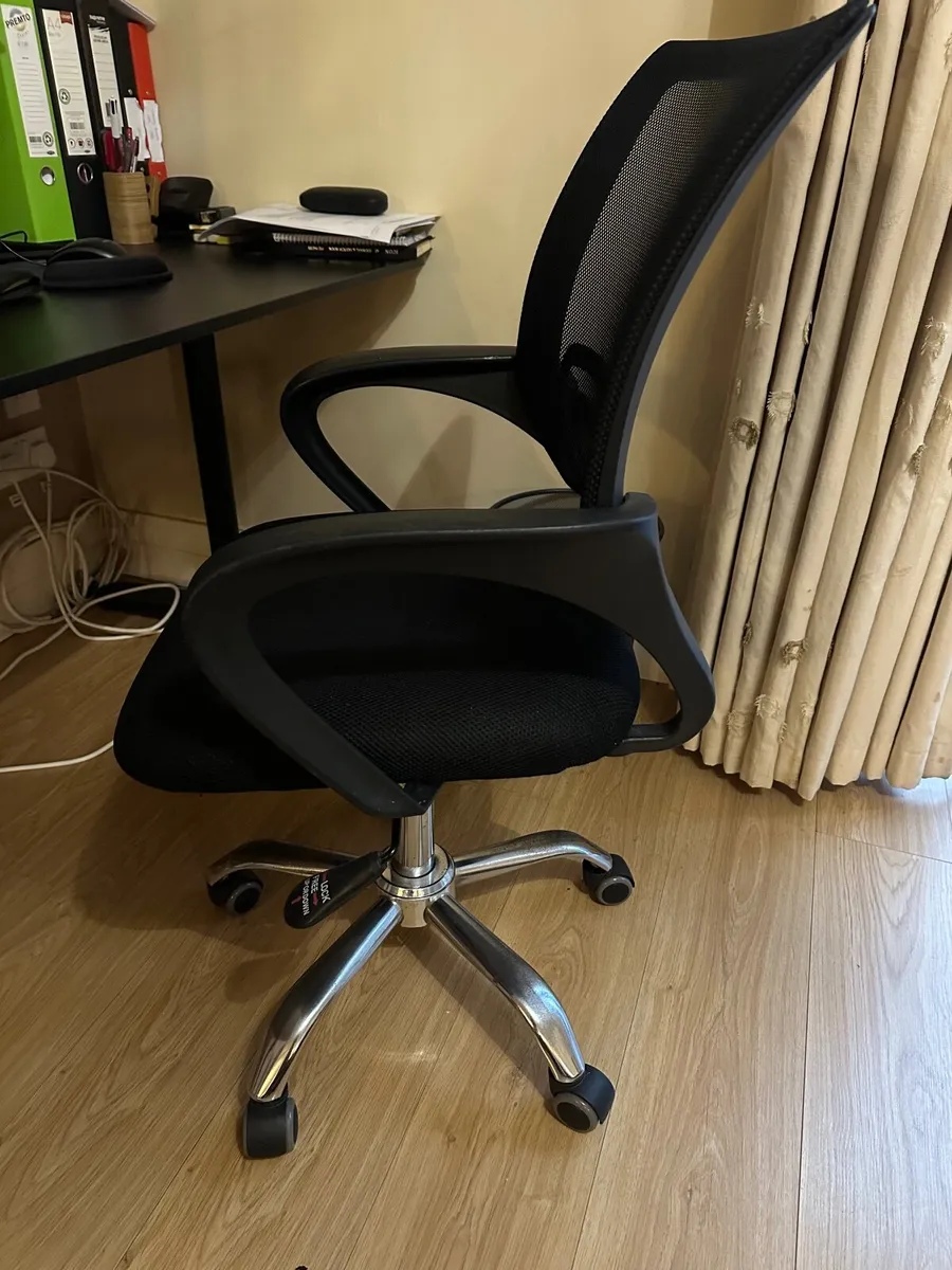 Desk IKEA and office chair - Image 4